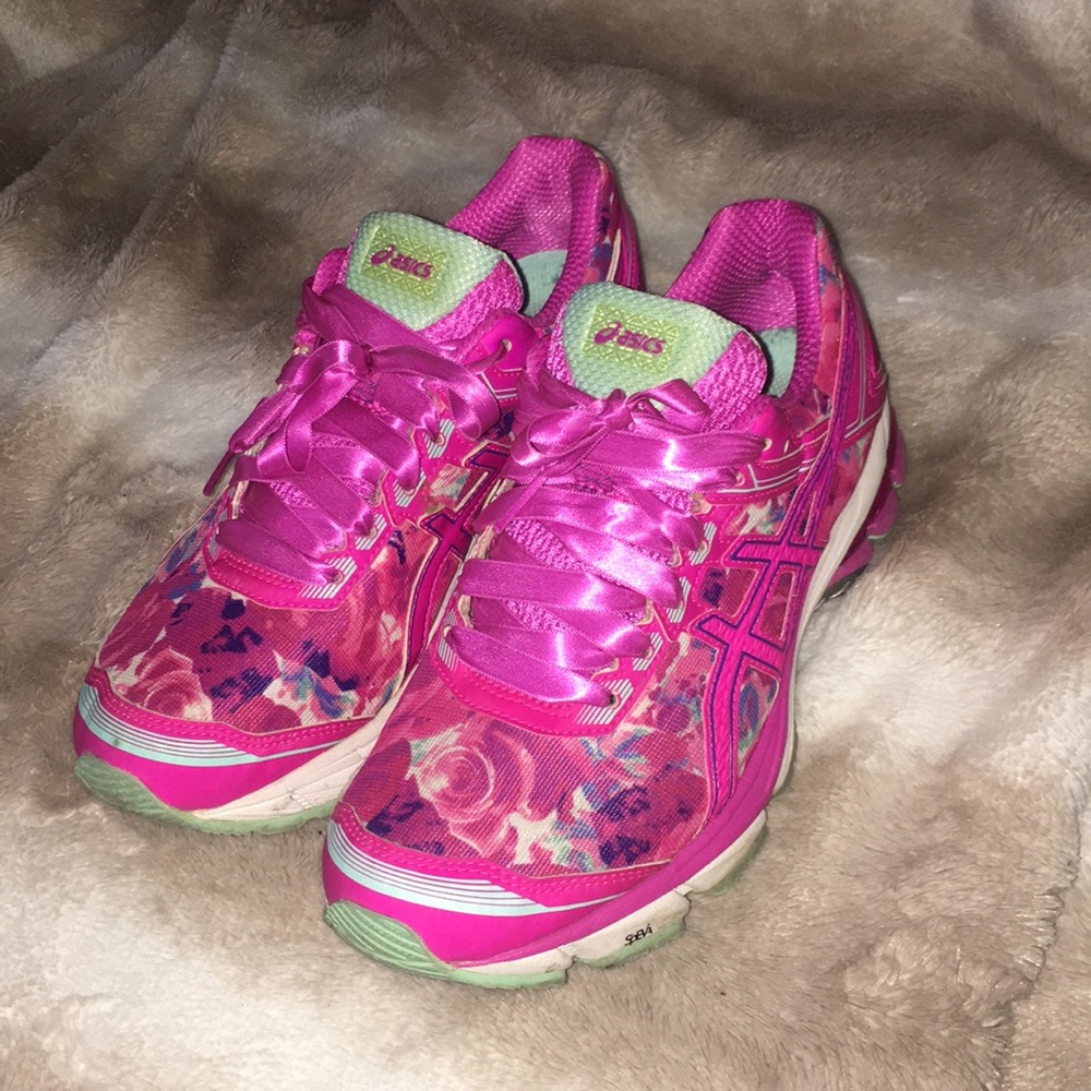 ASICS Duomax pink gym shoes